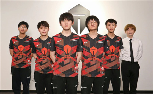 在充满激烈 在充满激烈