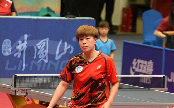 伸手抱人是 伸手抱人是